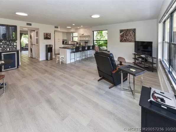 541 SW South River Dr APT 103, Stuart, FL 34997