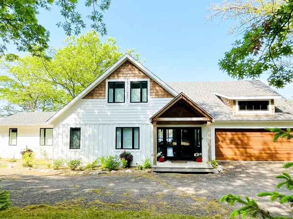 33551 Cobalt Cir NW, Cambridge, MN 55008