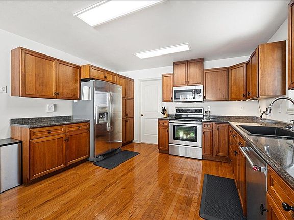 4th image of 4379 Parks Ridge Rd