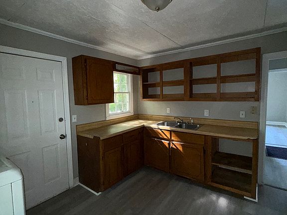 3rd image of 423 N Cherry St