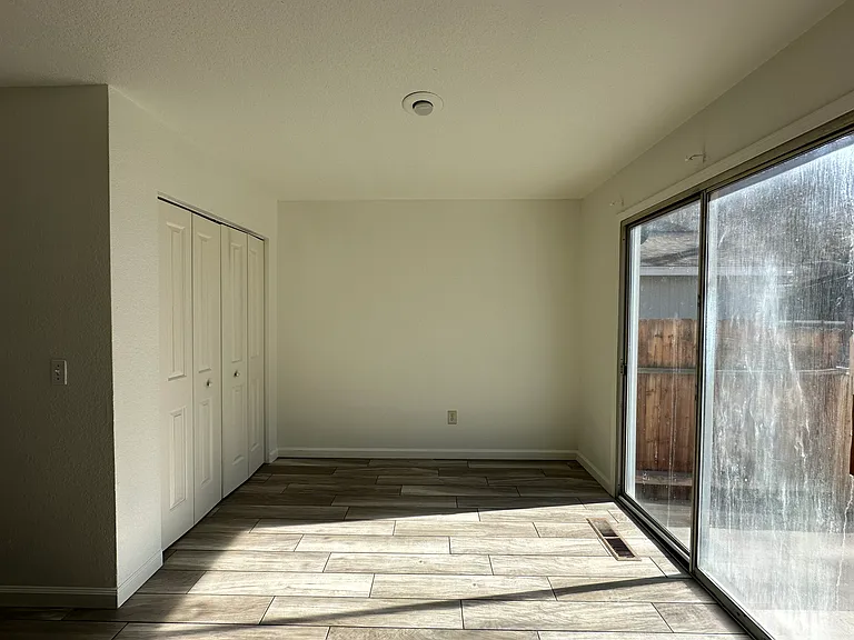 4541 Creekside Cir — Photo 10