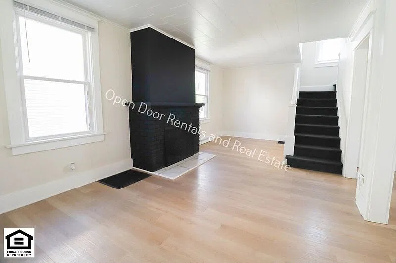 3 bed, 1.0 bath, 1752 sqft, $1,400 — Photo 3
