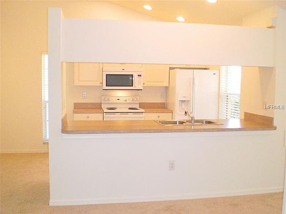 3rd image of 4230 Castlebridge Ln Unit 1825