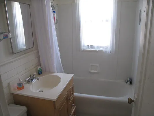Rented by Alexiou Realty | media 8