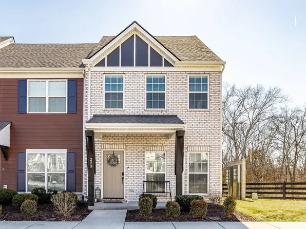 223 Holywell Dr, Gallatin, TN 37066