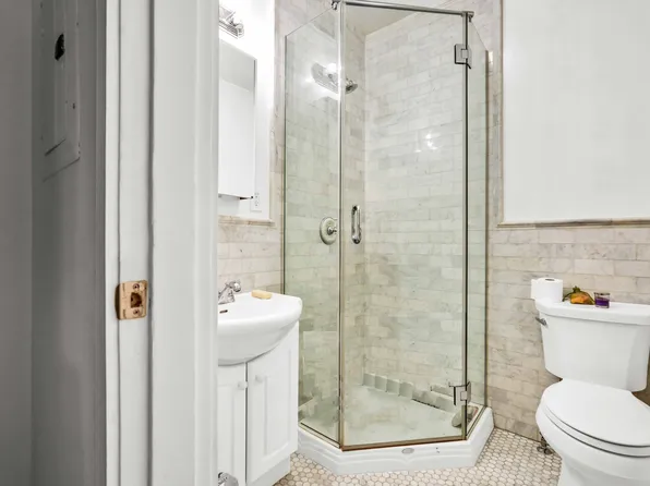 23 East 69th Street image 2 of 12