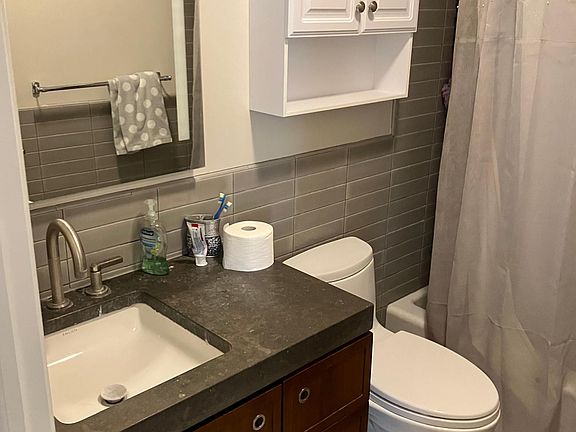 5th image of 1151 W Grand Ave