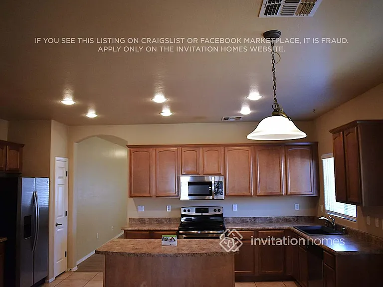 309 S 117th Dr — Photo 4
