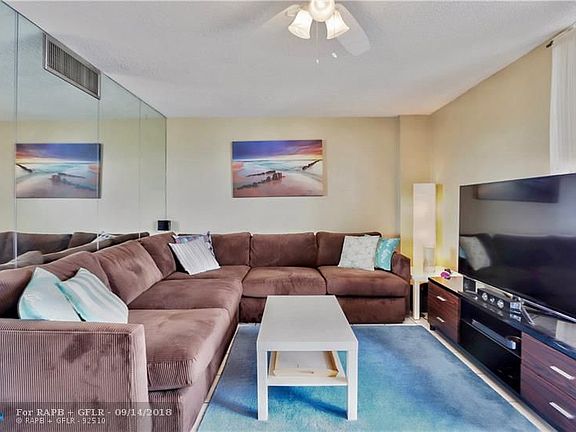 4th image of 1731 SE 15th St APT 408