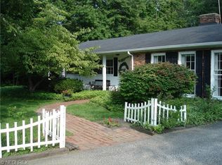 550 Hemlock Rd, Chagrin Falls, OH 44022