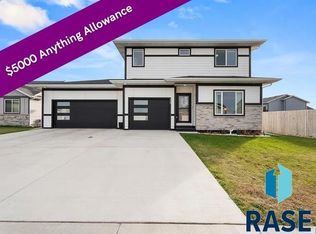 719 Prairieside Trl, Harrisburg, SD 57032