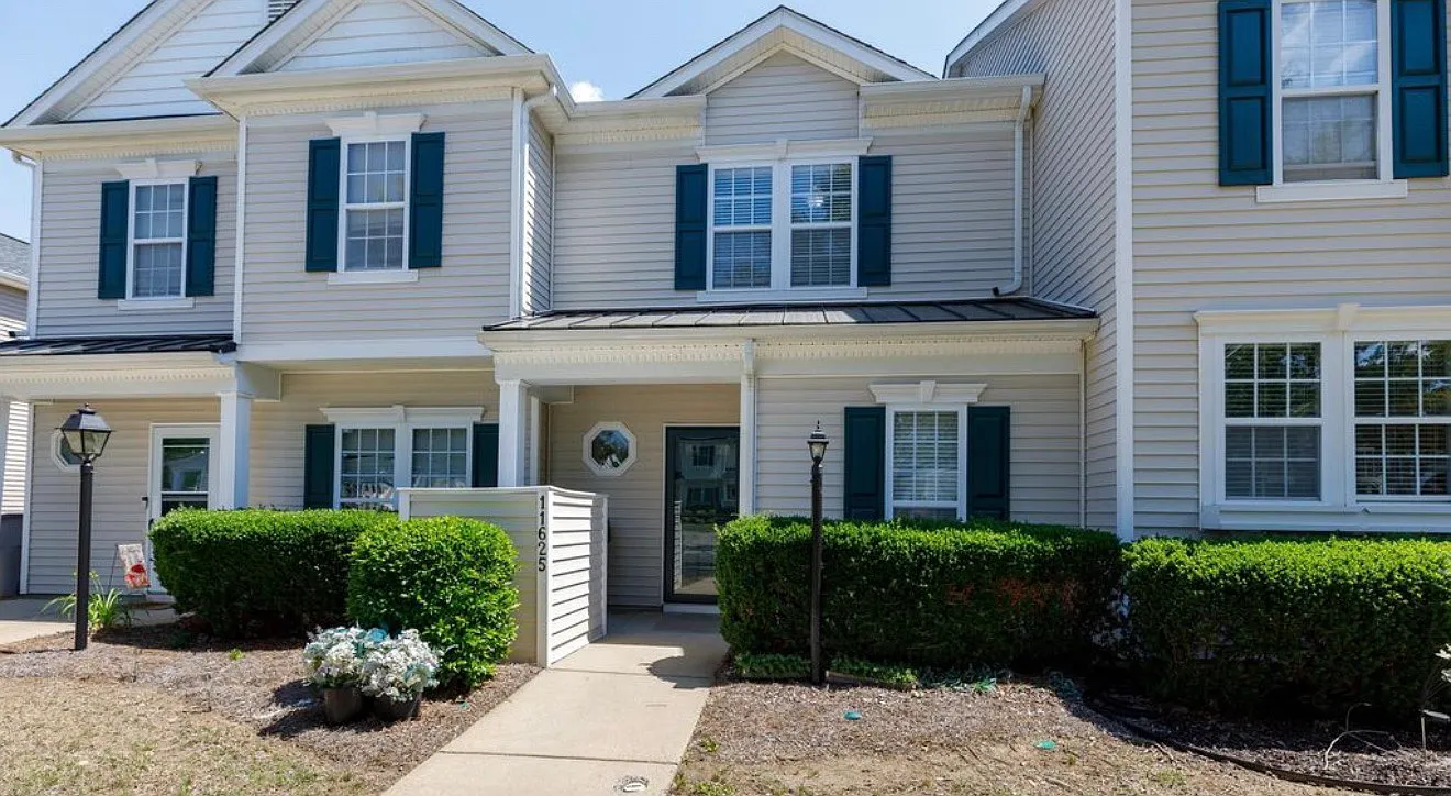 2 bed, 1189 sqft, $1,695 — Photo 1