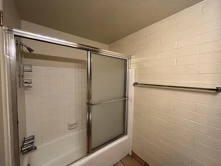 599 N Darwin St #9 — Photo 10