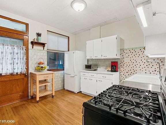 5th image of 832 N Campbell Ave #1