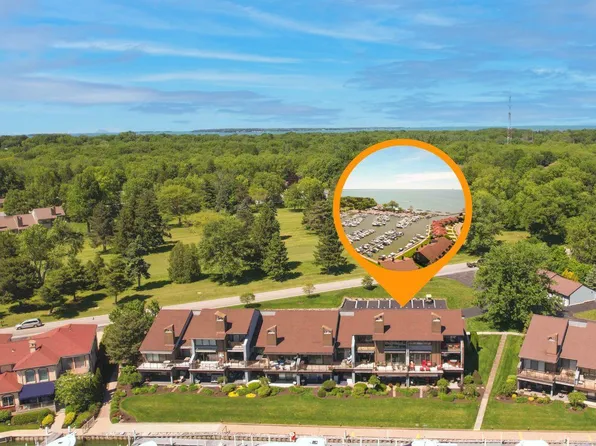 3234 N Marina View Dr #11, Pt Clinton, OH 43452