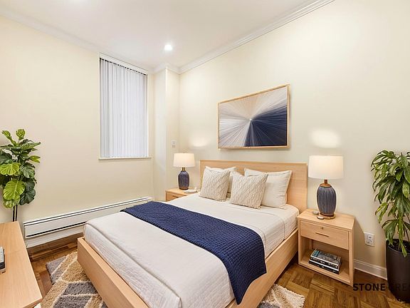 4th image of 304 W 92nd St APT 4A