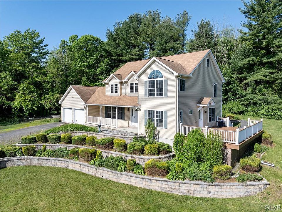 1st image of 543 Lakeshore Dr W