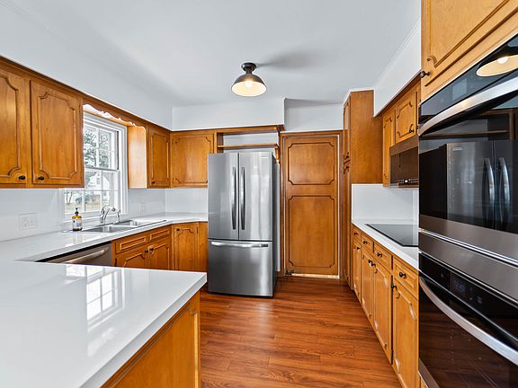 5th image of 820 Murray Dr