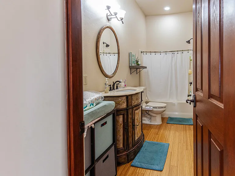 226 Cook Ct — Photo 15