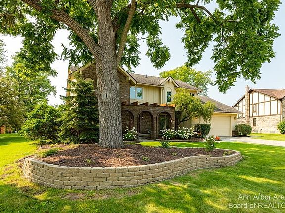 2nd image of 22763 Shadowglen Dr