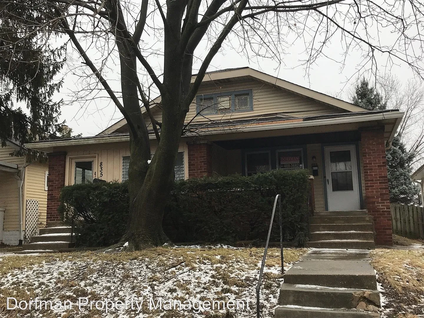 833 N Riley Ave photo 1
