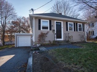72 W Grove St, Middleboro, MA 02346