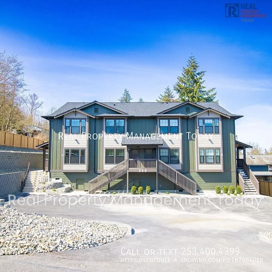 Modern 2-Bedroom Eatonville Townhome | Quartz Countertops, Fireplace & Stylish Finishes! — Photo 3