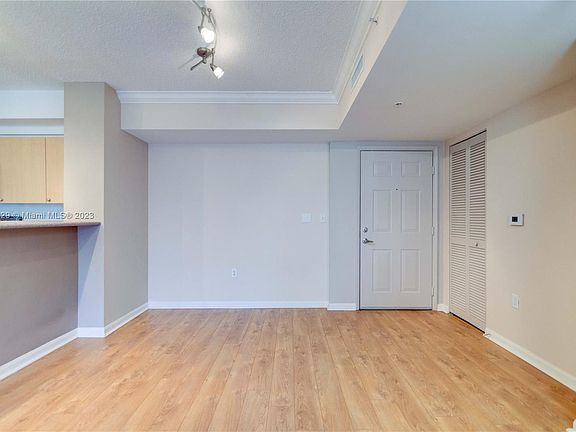 5th image of 1900 Van Buren St APT 204B