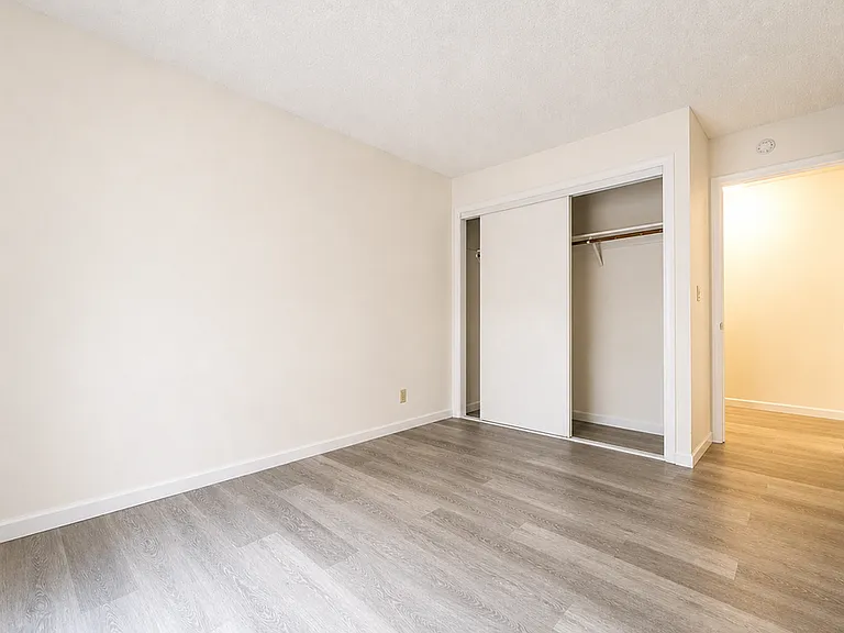 2540 College Ave — Photo 8