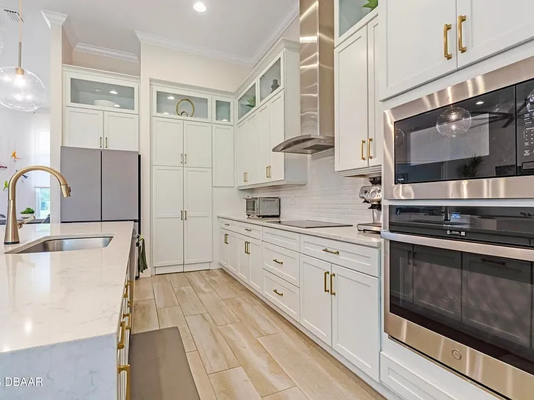 2426 Hyatt Creek Ln — Photo 14