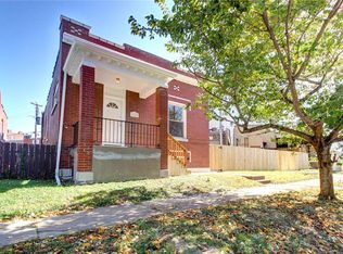 3652 Roger Pl, Saint Louis, MO 63116