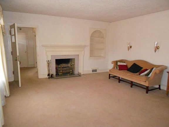 2nd image of 241 Penn Ave