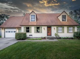 8215 Russell St, Shelby Township, MI