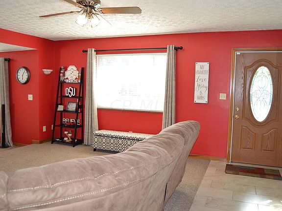 5th image of 802 Stephen Dr W
