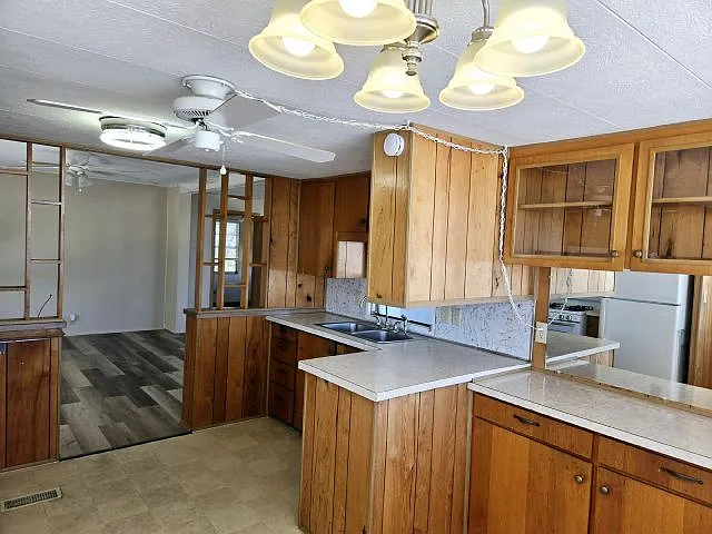 406 49th Avenue Dr W #194 — Photo 3