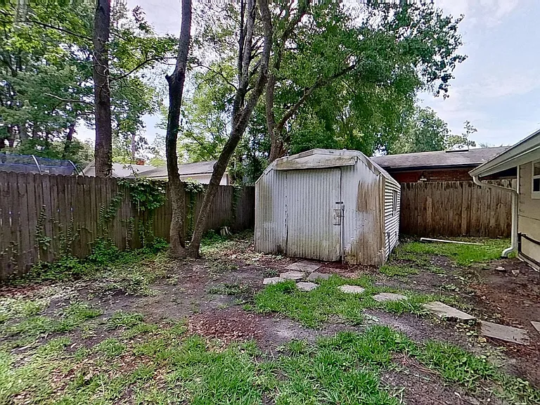 1323 Woodruff Ave — Photo 6