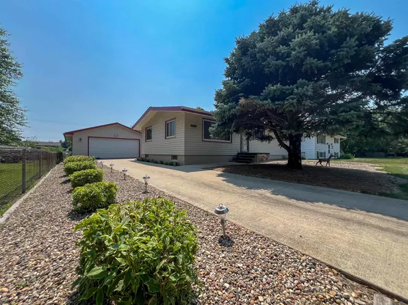 1812 Elm St, Dakota City, NE 68731