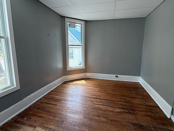 5th image of 524 W Main St #3