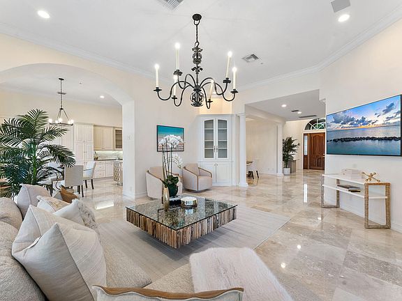 4th image of 3632 S Ocean Blvd