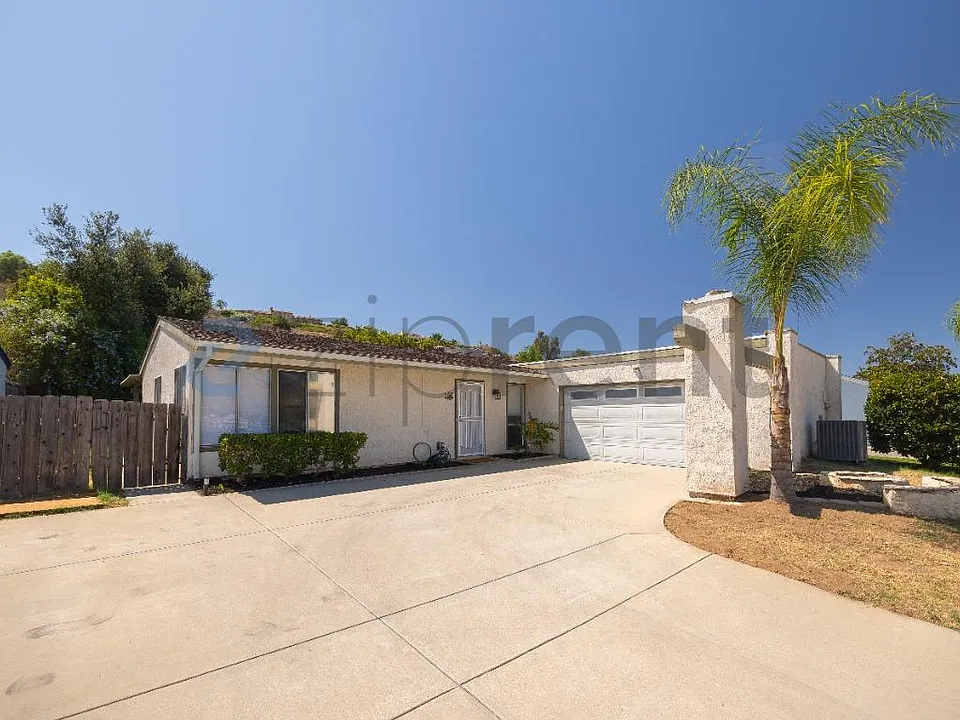 2863 Roseann Ave