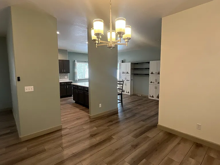 317 Victoria St — Photo 19