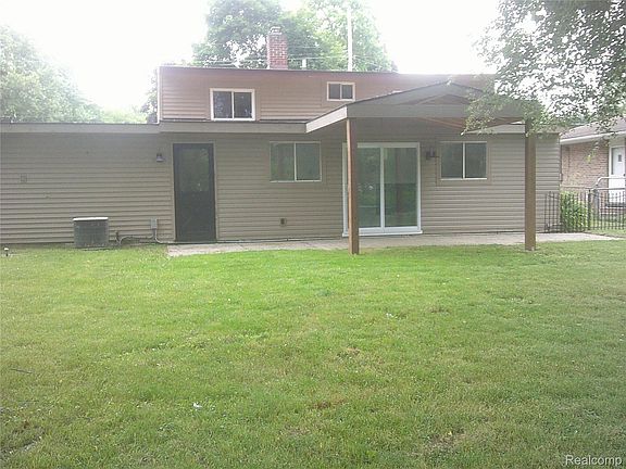 2nd image of 105 N Corbin St