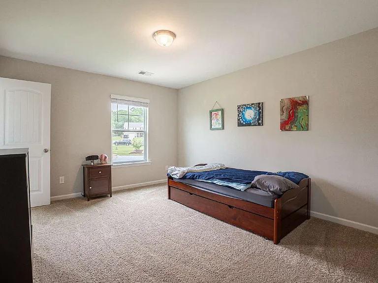30 Ellis Cir — Photo 36