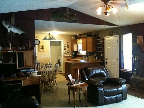 front room from the bedrooms entry