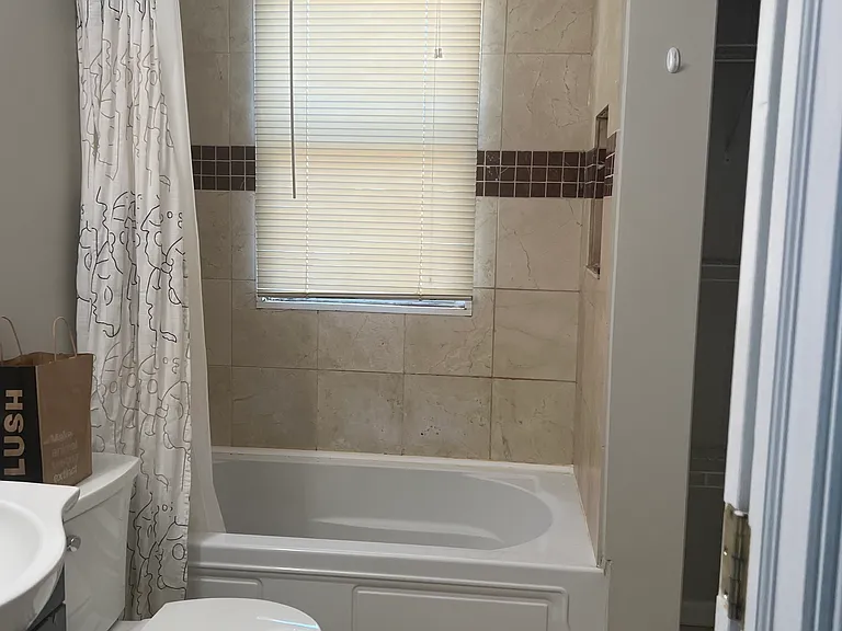4319 N Lawndale Ave #2 — Photo 8