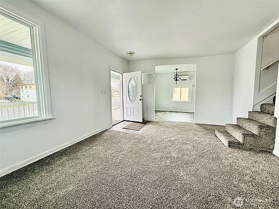4th image of 109 N Cherry Street