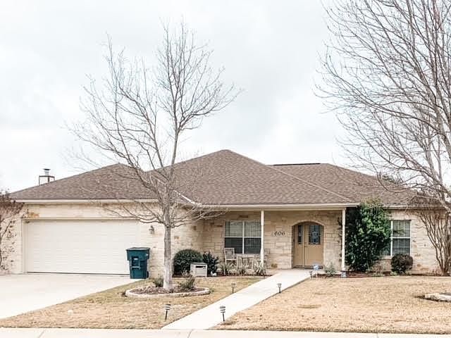 1st image of 606 Persimmon Ct