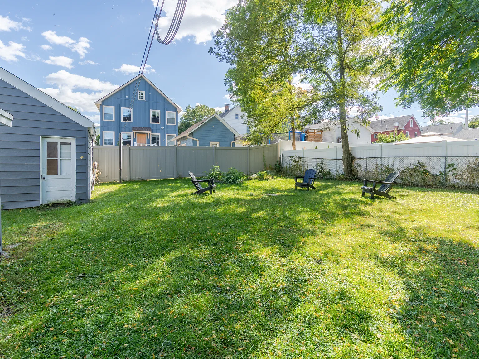 3 bed, 1.5 bath, 1200 sqft, $3,750 — Photo 3