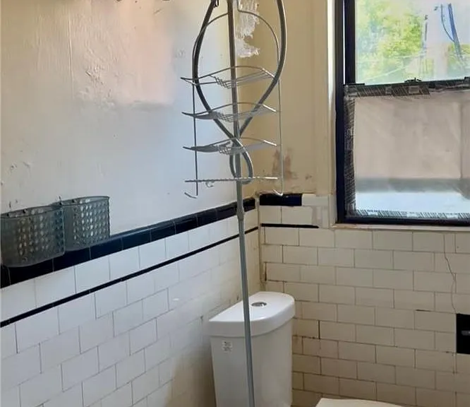 397 W Allen St #5 — Photo 7