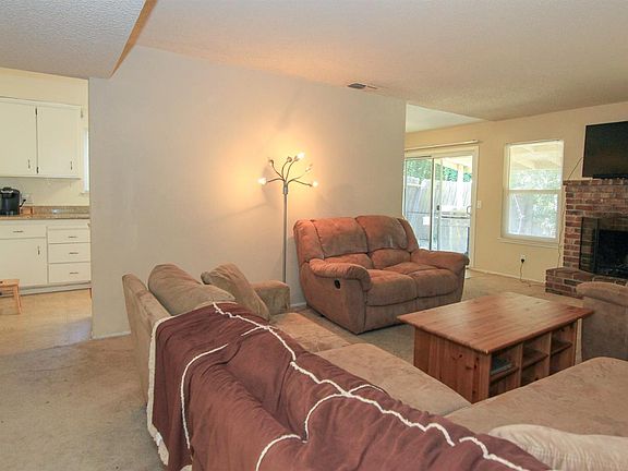 3rd image of 6441 Feliciter Way